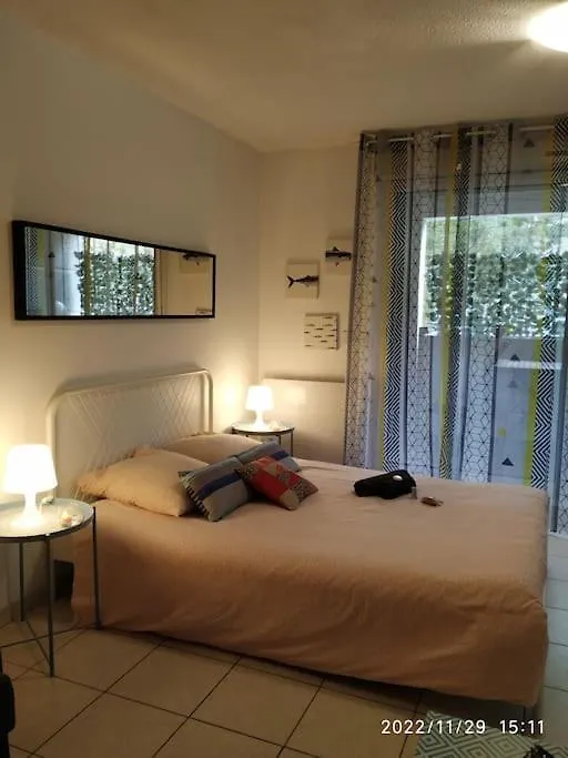 Joli Studio Terrasse Dans Quartier Saint Victor Marseille