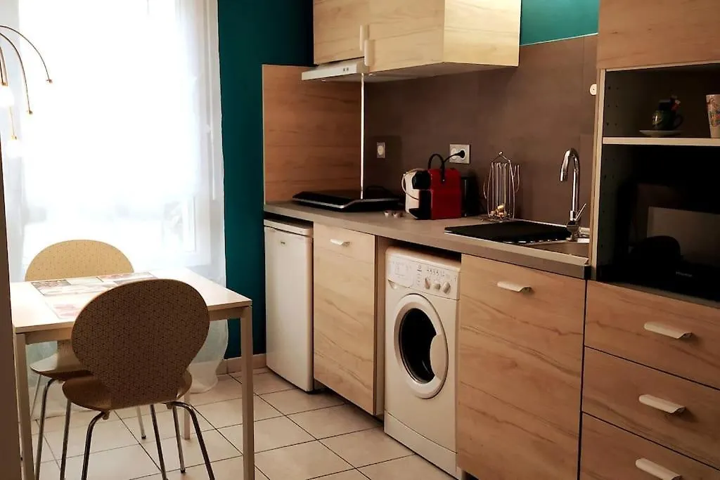 Joli Studio Terrasse Dans Quartier Saint Victor Marseille