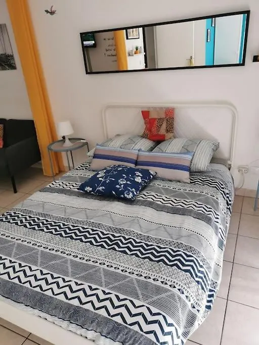 Joli Studio Terrasse Dans Quartier Saint Victor Marseille